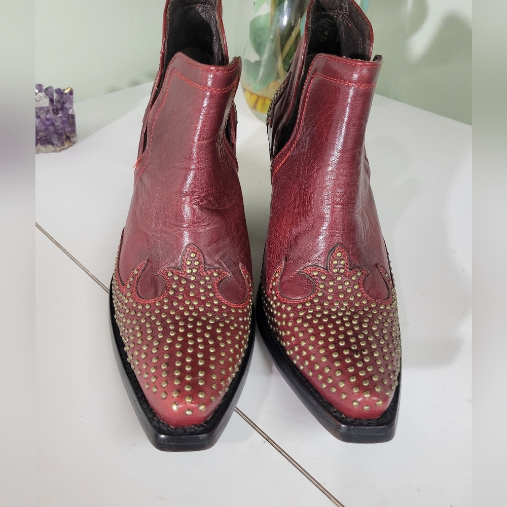 🎉HP🎉 NEW ARIAT Studded Red Leather Snip Toe boots Booties 7 - Picture 3 of 14
